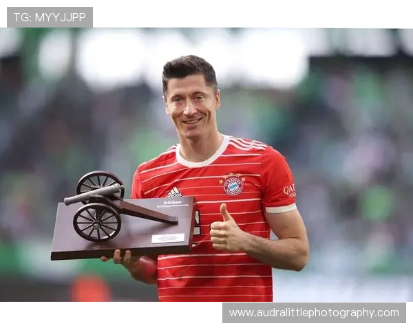 莱万多夫斯基德甲金靴含金量及历史意义解析