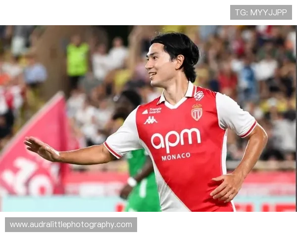 久保建英与南野拓实:技术型与跑动型进攻手的分野解析 久保建英与南野拓实:技术型与跑动型进攻手的分野解析