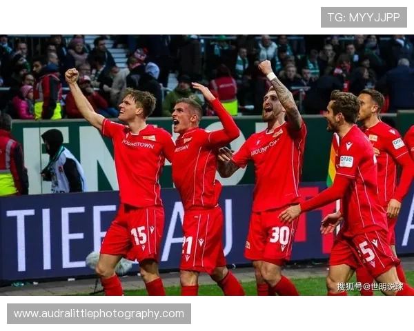 拜仁慕尼黑防守体系漏洞频出,球队近期稳定性面临考验 拜仁慕尼黑防守体系漏洞频出,球队近期稳定性面临考验